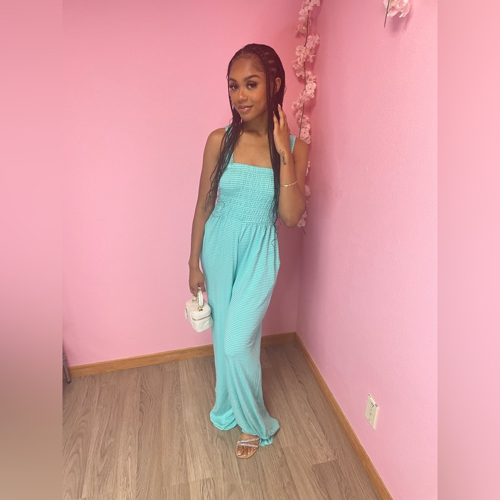 🍬 Mint Jumpsuit 🍬 - Picture 5 of 8